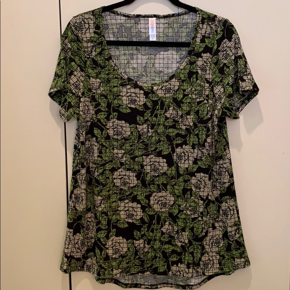 LuLaRoe Green Floral Print Classic Top Size M EUC